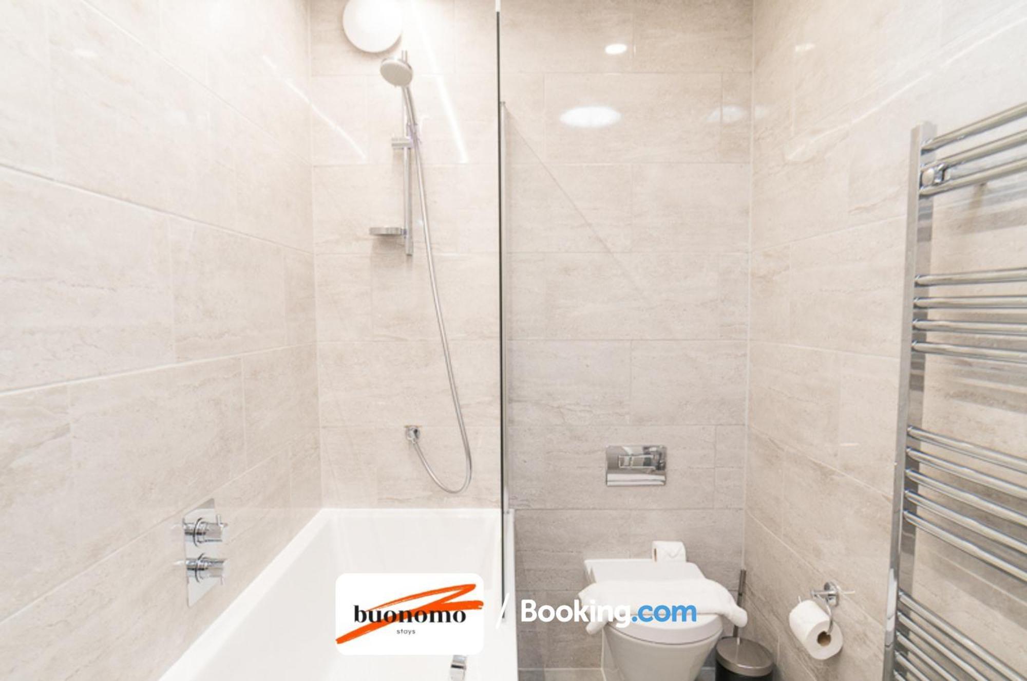 Two Bedroom Apartment At Buonomo Stays Short Lets & Serviced Accommodation London Bagian luar foto