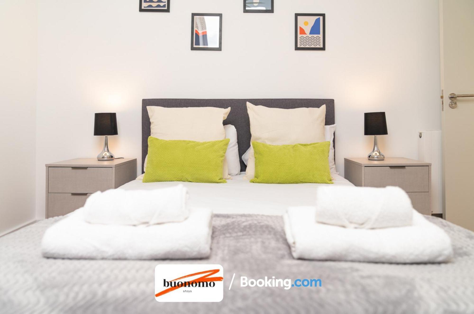 Two Bedroom Apartment At Buonomo Stays Short Lets & Serviced Accommodation London Bagian luar foto