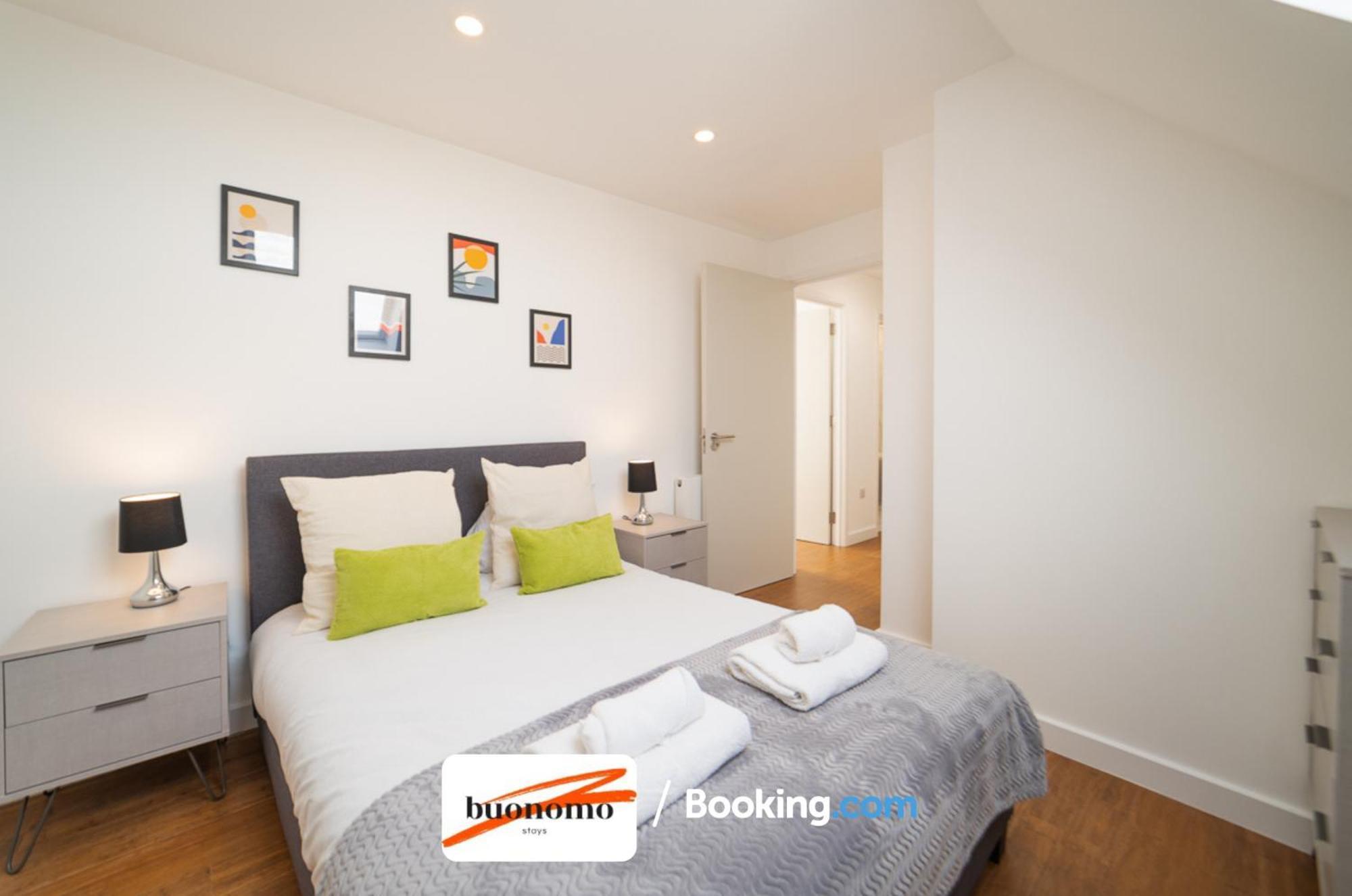 Two Bedroom Apartment At Buonomo Stays Short Lets & Serviced Accommodation London Bagian luar foto