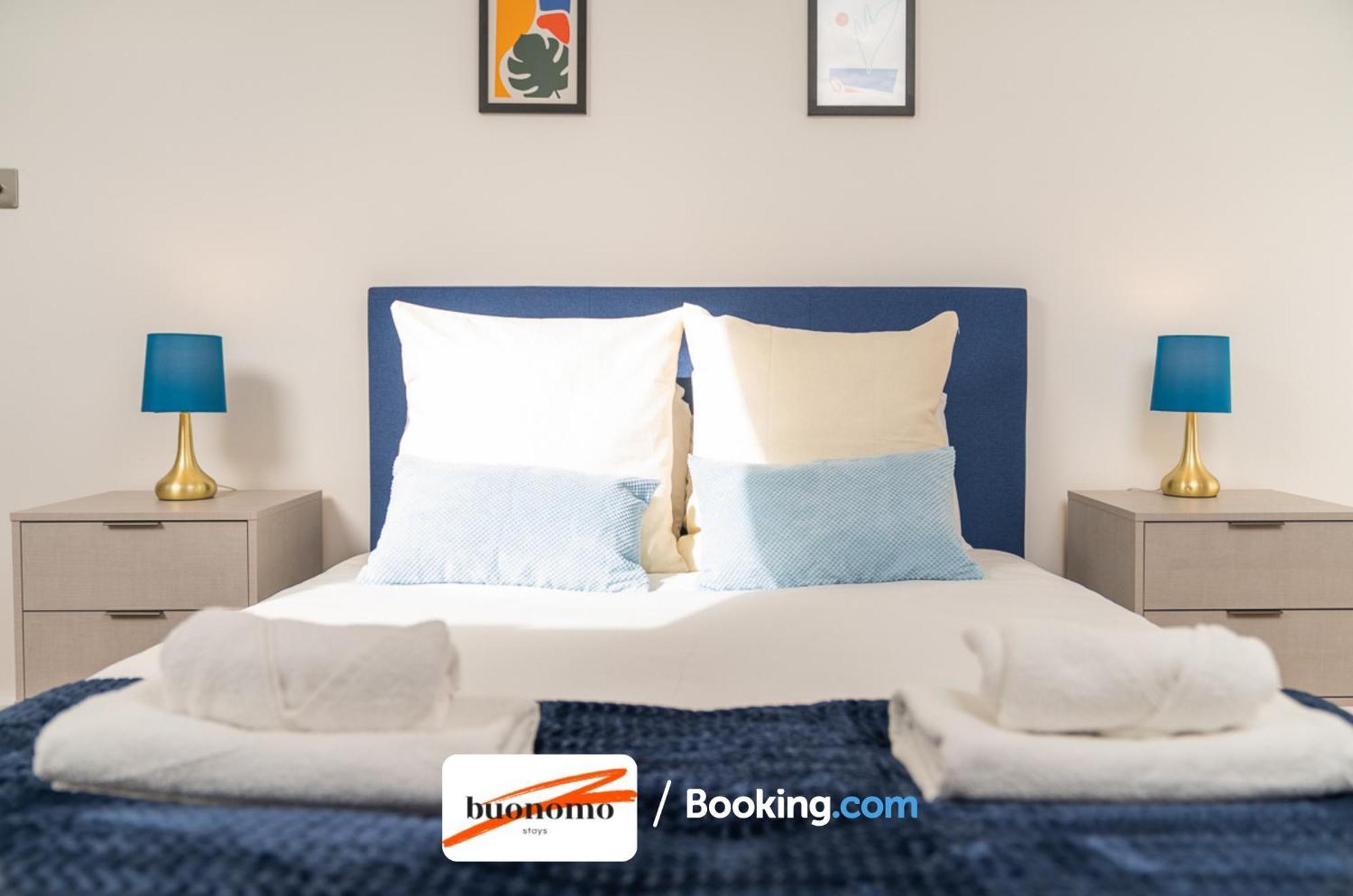 Two Bedroom Apartment At Buonomo Stays Short Lets & Serviced Accommodation London Bagian luar foto
