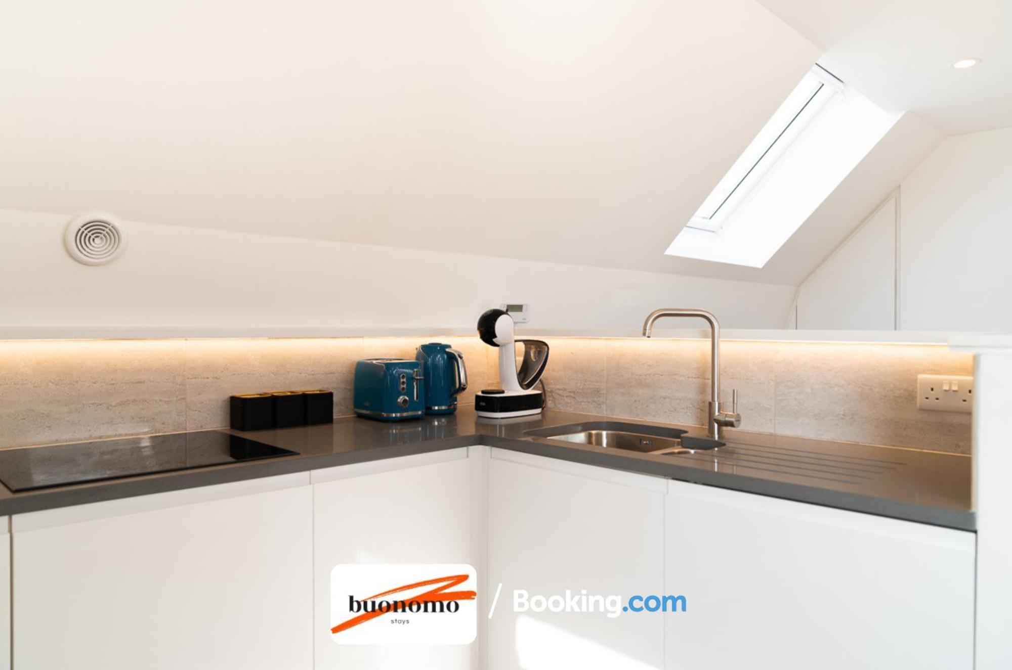 Two Bedroom Apartment At Buonomo Stays Short Lets & Serviced Accommodation London Bagian luar foto